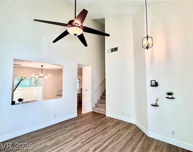 1529 Tillman Falls Avenue - Photo Thumbnail 2