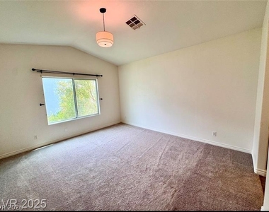 1529 Tillman Falls Avenue - Photo Thumbnail 14