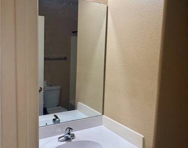 2065 Scanlon Ferry Court - Photo Thumbnail 14