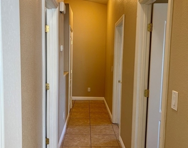 2065 Scanlon Ferry Court - Photo Thumbnail 6