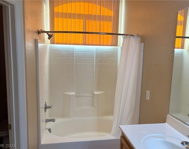2065 Scanlon Ferry Court - Photo Thumbnail 8