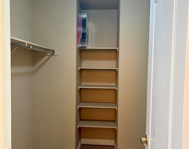 2065 Scanlon Ferry Court - Photo Thumbnail 10