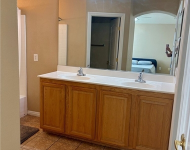 2065 Scanlon Ferry Court - Photo Thumbnail 9
