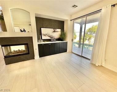 10637 Turquoise Valley Drive - Photo Thumbnail 4