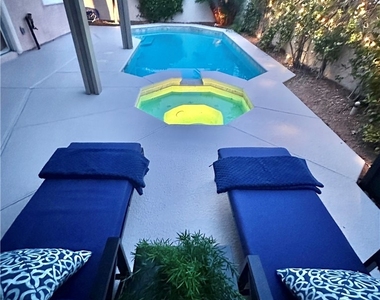 10637 Turquoise Valley Drive - Photo Thumbnail 11