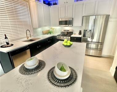 10637 Turquoise Valley Drive - Photo Thumbnail 8