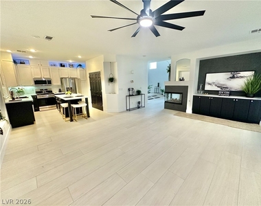 10637 Turquoise Valley Drive - Photo Thumbnail 2