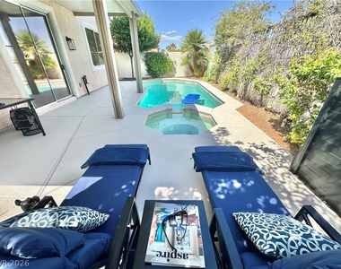 10637 Turquoise Valley Drive - Photo Thumbnail 7