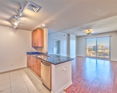200 Sahara Avenue - Photo Thumbnail 2