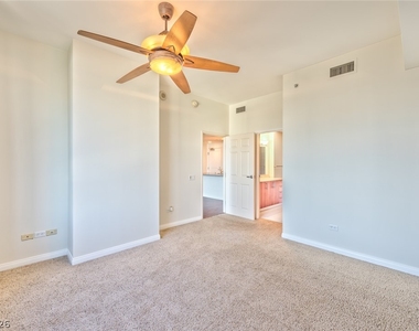 200 Sahara Avenue - Photo Thumbnail 7