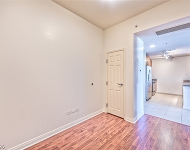 200 Sahara Avenue - Photo Thumbnail 6