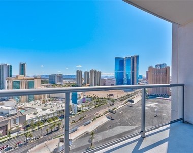 200 Sahara Avenue - Photo Thumbnail 16