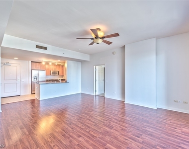 200 Sahara Avenue - Photo Thumbnail 5