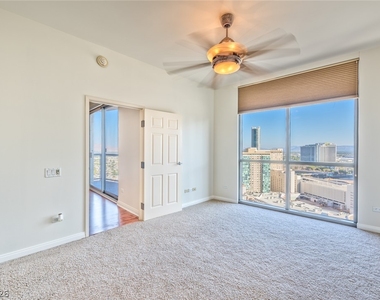 200 Sahara Avenue - Photo Thumbnail 12