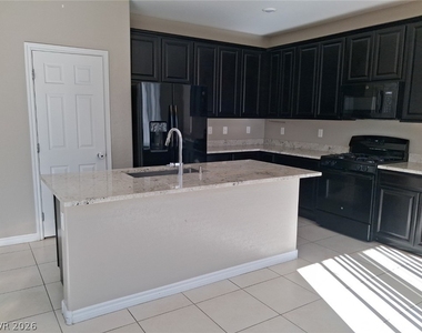 909 Bluebell Brook Street - Photo Thumbnail 2