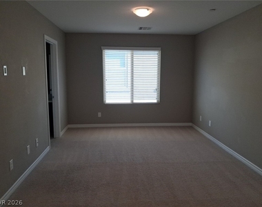 909 Bluebell Brook Street - Photo Thumbnail 6