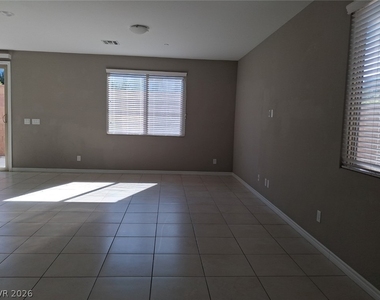 909 Bluebell Brook Street - Photo Thumbnail 4