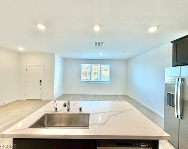 1502 Eva Crossing Place - Photo Thumbnail 5