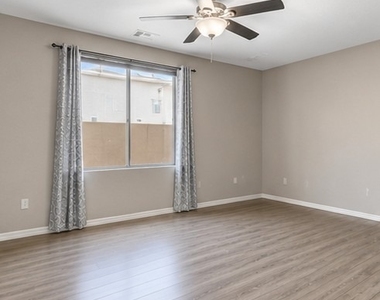 6642 Bristle Falls Street - Photo Thumbnail 17