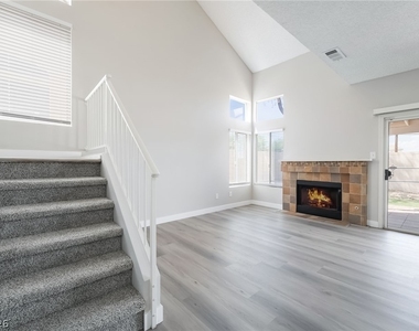 1656 Cloister Avenue - Photo Thumbnail 3