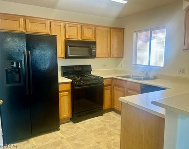 4555 E Sahara Avenue - Photo Thumbnail 4