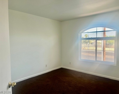 4555 E Sahara Avenue - Photo Thumbnail 7