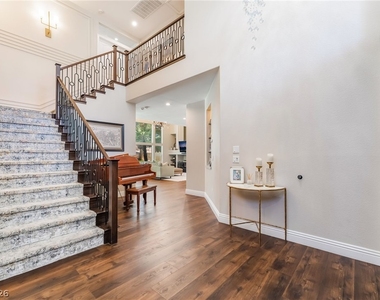 1922 Grey Eagle Street - Photo Thumbnail 3