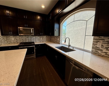 6049 Thistle Meadow Avenue - Photo Thumbnail 4
