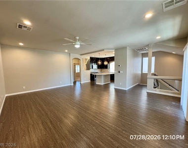 6049 Thistle Meadow Avenue - Photo Thumbnail 11