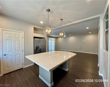 6049 Thistle Meadow Avenue - Photo Thumbnail 5