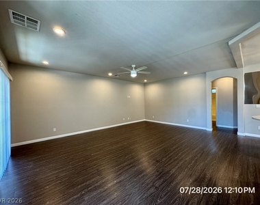 6049 Thistle Meadow Avenue - Photo Thumbnail 10