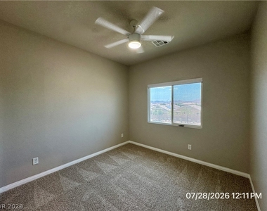 6049 Thistle Meadow Avenue - Photo Thumbnail 18
