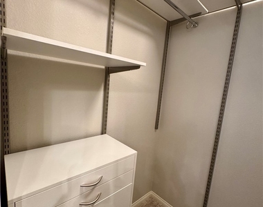 6049 Thistle Meadow Avenue - Photo Thumbnail 30