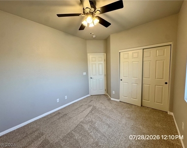 6049 Thistle Meadow Avenue - Photo Thumbnail 15