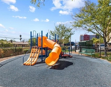 20 E Serene Avenue - Photo Thumbnail 37