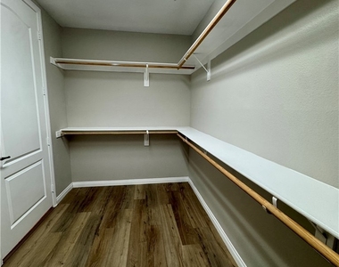 20 E Serene Avenue - Photo Thumbnail 15