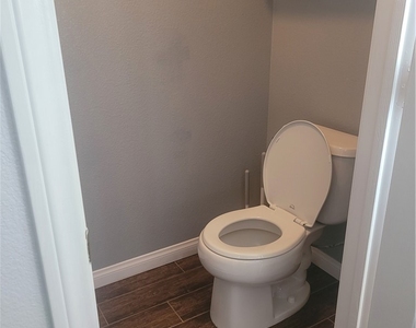 4013 Forest Knoll Lane - Photo Thumbnail 23