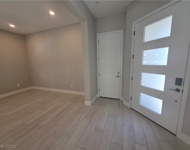 5053 Slatestone Street - Photo Thumbnail 5