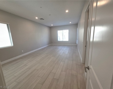 5053 Slatestone Street - Photo Thumbnail 25