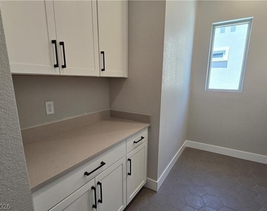 5053 Slatestone Street - Photo Thumbnail 31