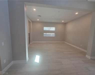 5053 Slatestone Street - Photo Thumbnail 8