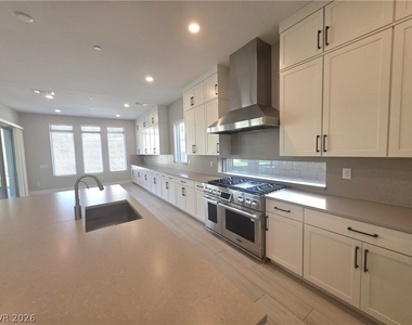 5053 Slatestone Street - Photo Thumbnail 11