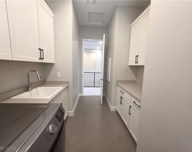 5053 Slatestone Street - Photo Thumbnail 32