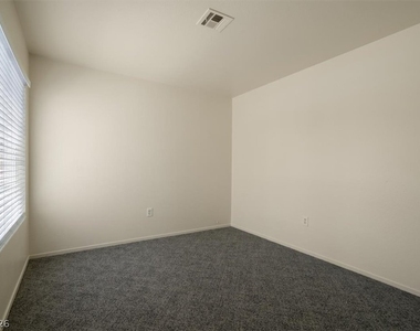 2576 Silver Shadow Drive - Photo Thumbnail 16