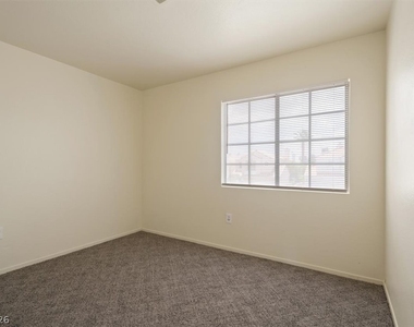 2576 Silver Shadow Drive - Photo Thumbnail 14