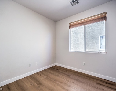 7236 Victoria Oak Court - Photo Thumbnail 9