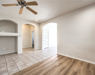 7236 Victoria Oak Court - Photo Thumbnail 2