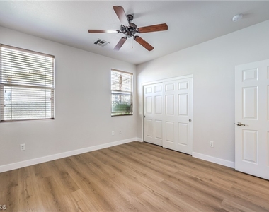7236 Victoria Oak Court - Photo Thumbnail 6