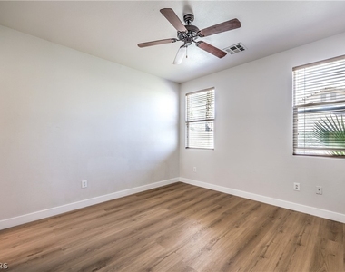 7236 Victoria Oak Court - Photo Thumbnail 5