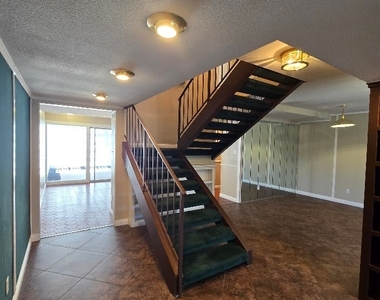3030 El Camino Avenue - Photo Thumbnail 8